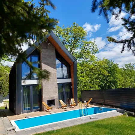 Orange With Private Pool